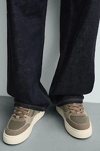 RETRO STYLE SNEAKERS
