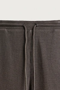 WASHED WAFFLE KNIT JOGGER SHORTS