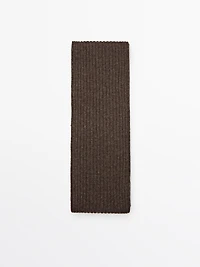 Fine ribbed fabric scarf