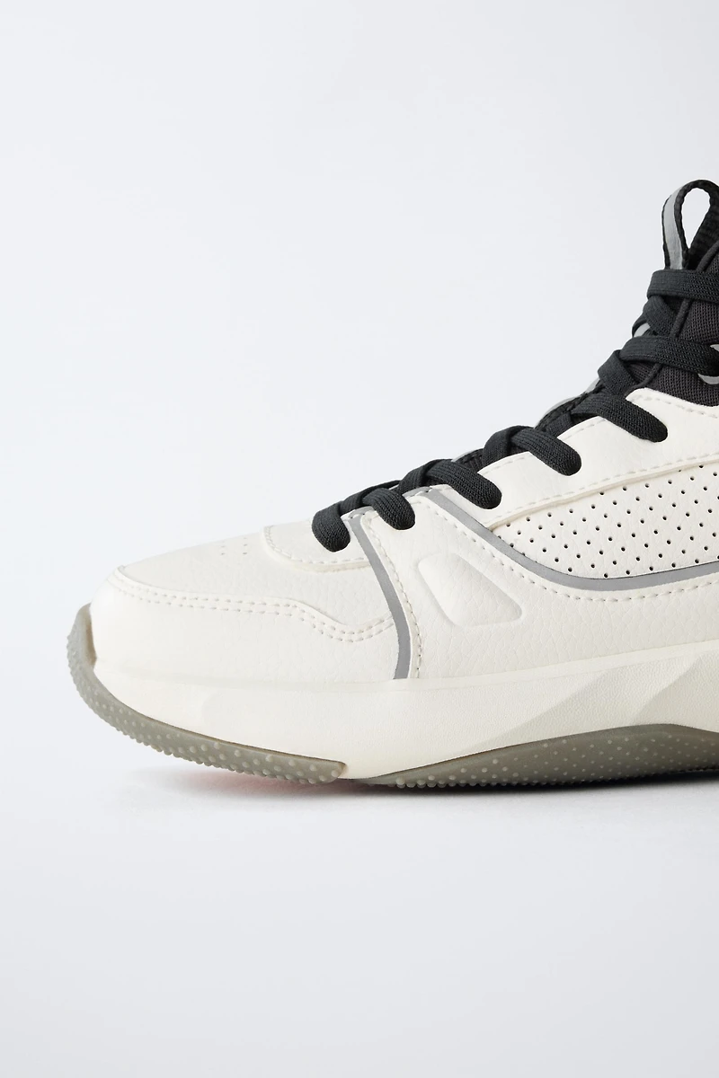 BASKETS MONTANTES SPORTIVES