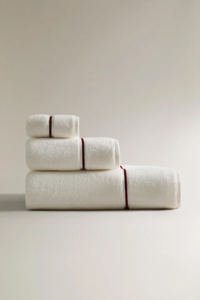 SERVIETTE DE BAIN FESTON BRODE