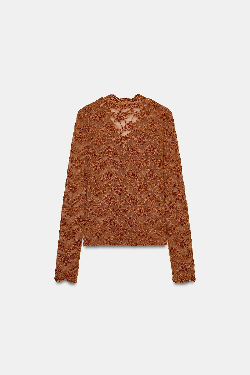 LACE BUTTON TOP
