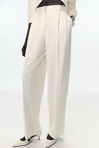 PLEATED STRAIGHT LEG PANTS