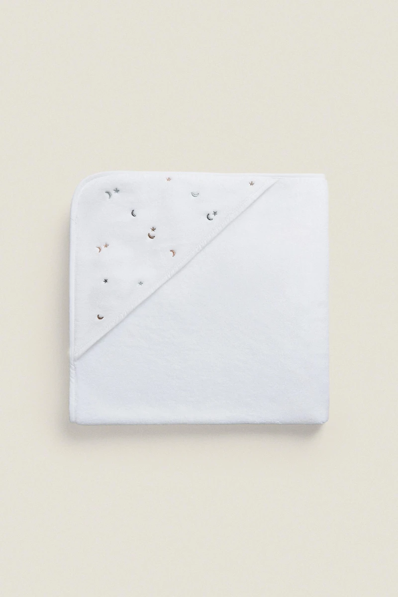HOODED BABY TOWEL WITH STARS AND MOONS