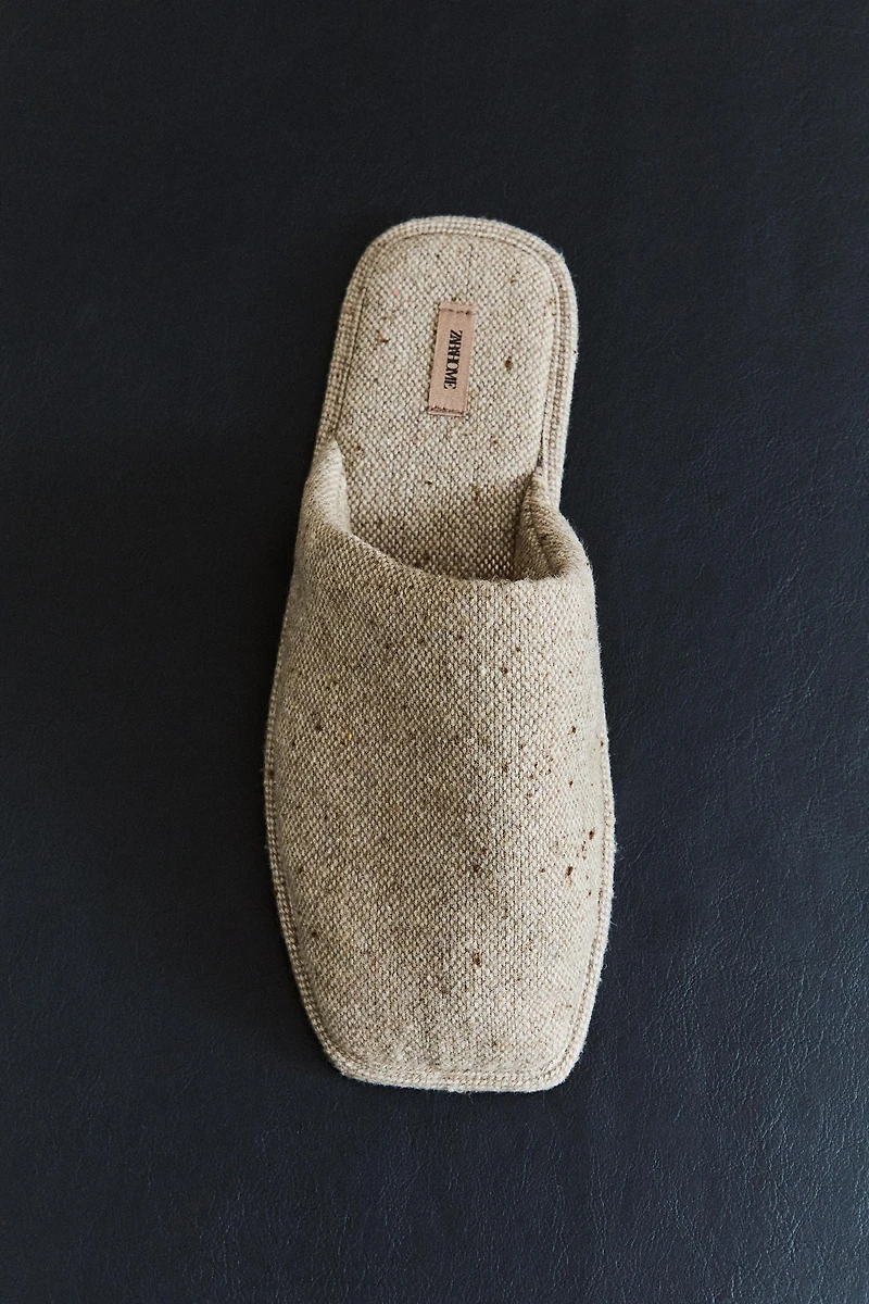 WARM FABRIC SLIPPERS