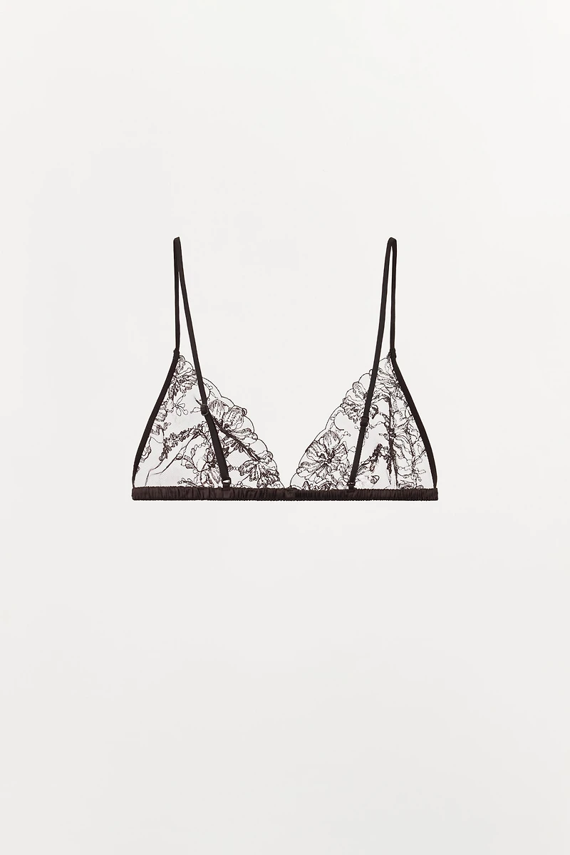 LACE TRIM TRIANGLE BRA
