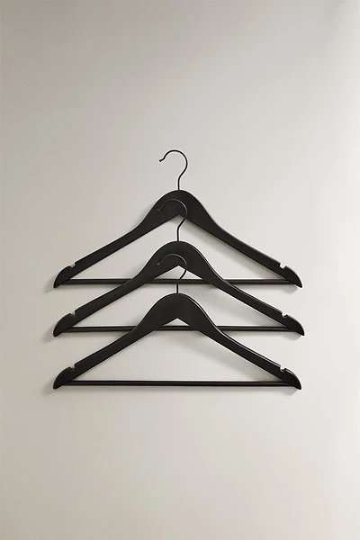 LACQUERED WOODEN HANGER (SET OF 3)