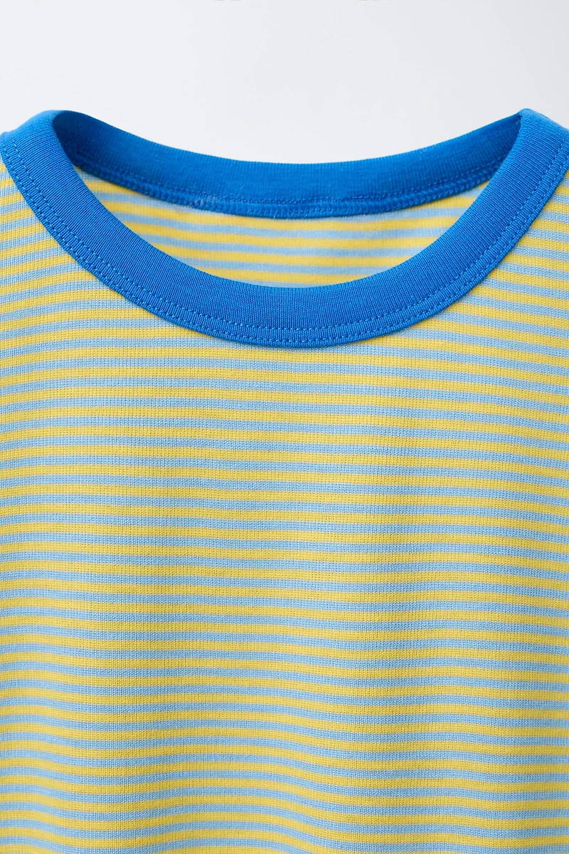 T-SHIRT À RAYURES COL EN CONTRASTE