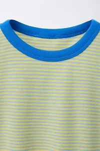 T-SHIRT À RAYURES COL EN CONTRASTE