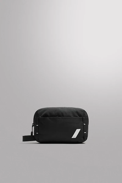 SPORTS TOILETRY BAG
