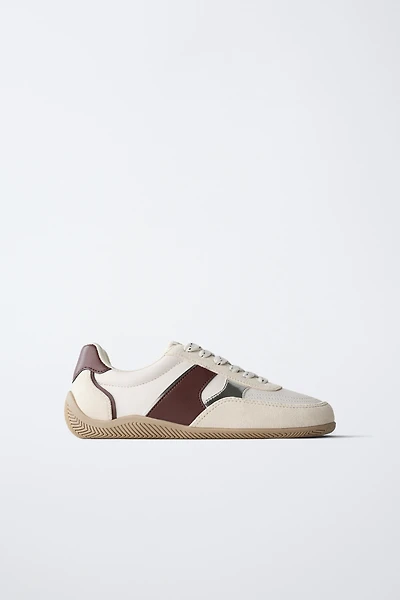 CONTRASTING SNEAKERS
