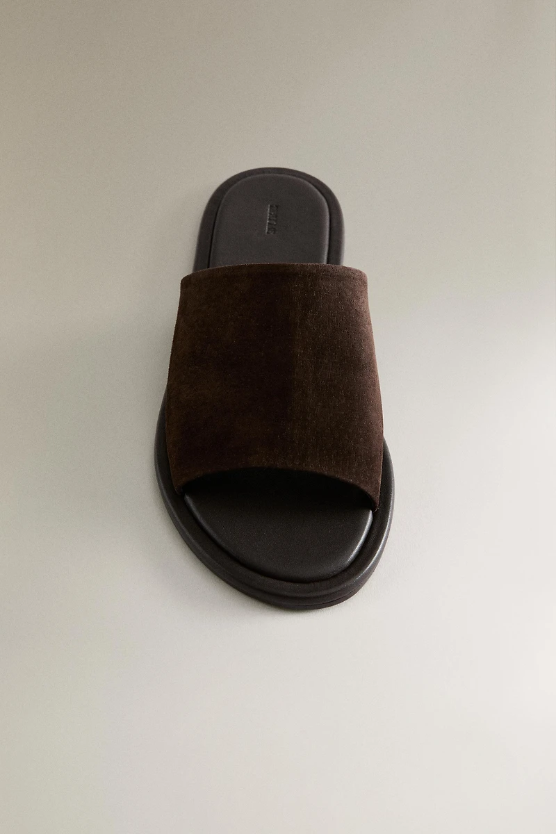 MULES EN CUIR