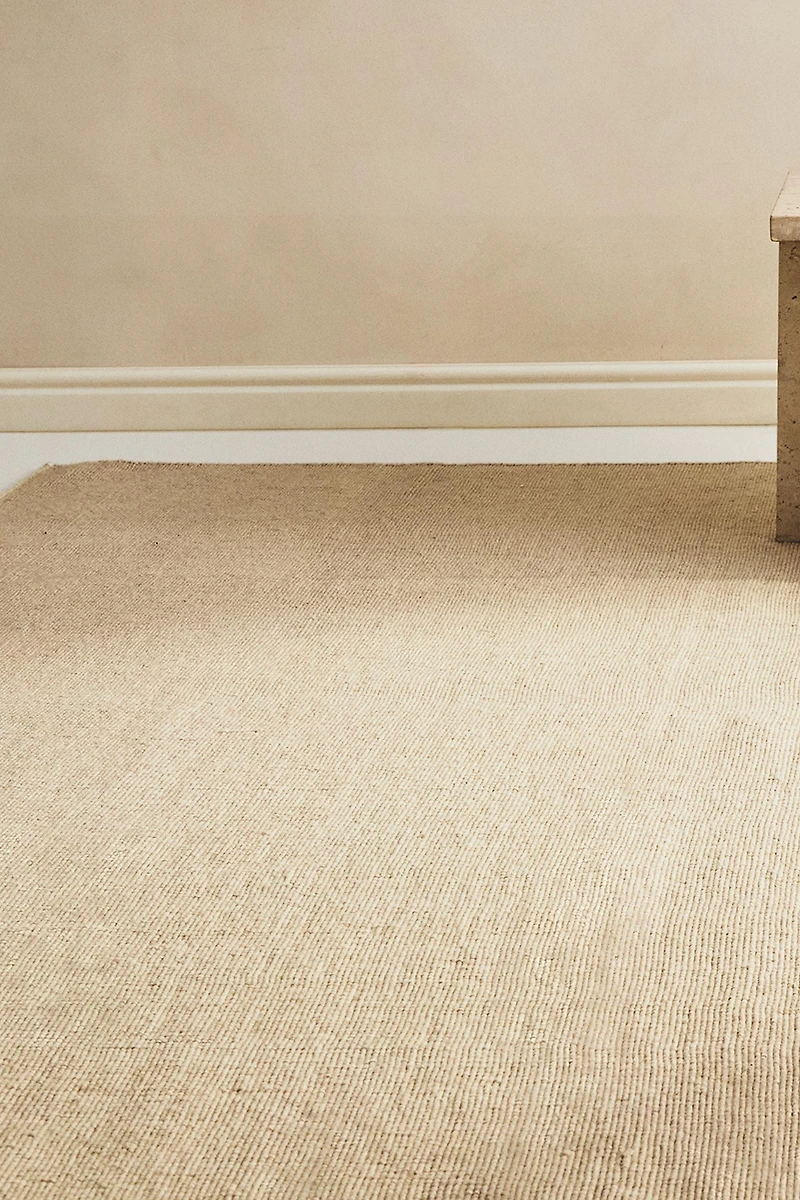 WOOL AREA RUG WITH SCALLOPED LINES