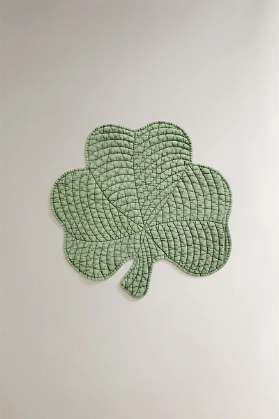QUILTED CLOVER PLACEMAT