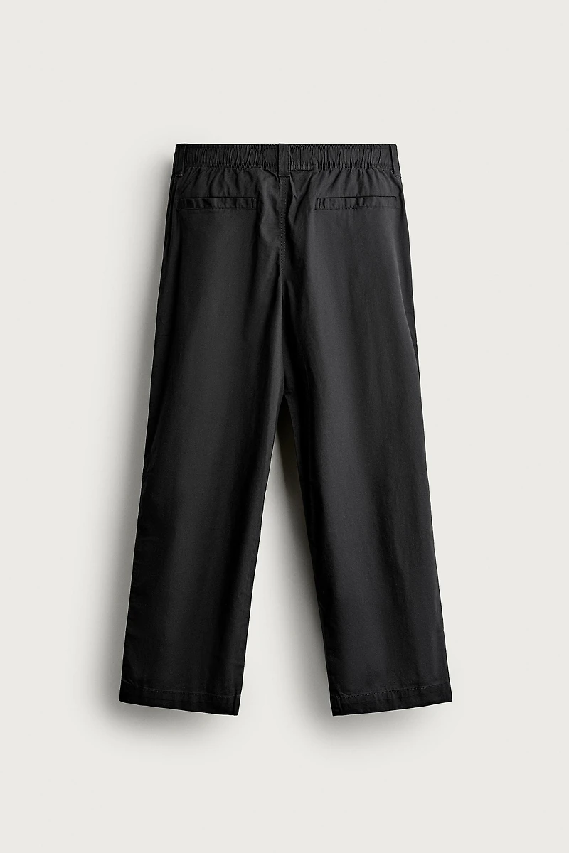 RELAXED FIT PLEATED JOGGER PANTS