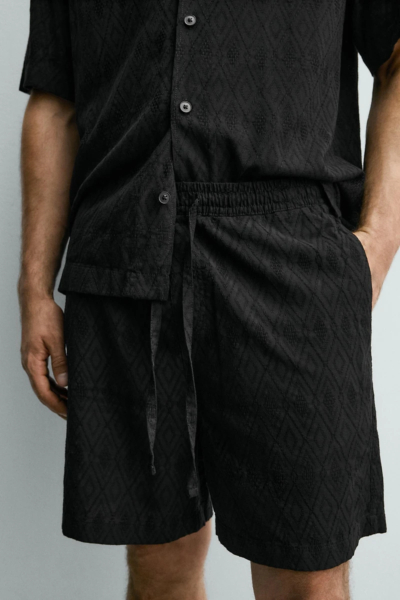 GEOMETRIC JACQUARD REGULAR FIT SHORTS