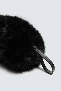 CLUTCH EFFET FOURRURE HARRY LAMBERT FOR ZARA X DISNEY