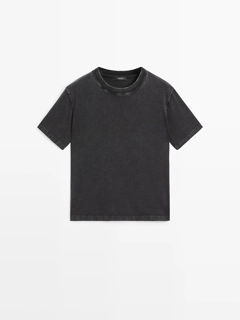 Distressed oversize T-shirt