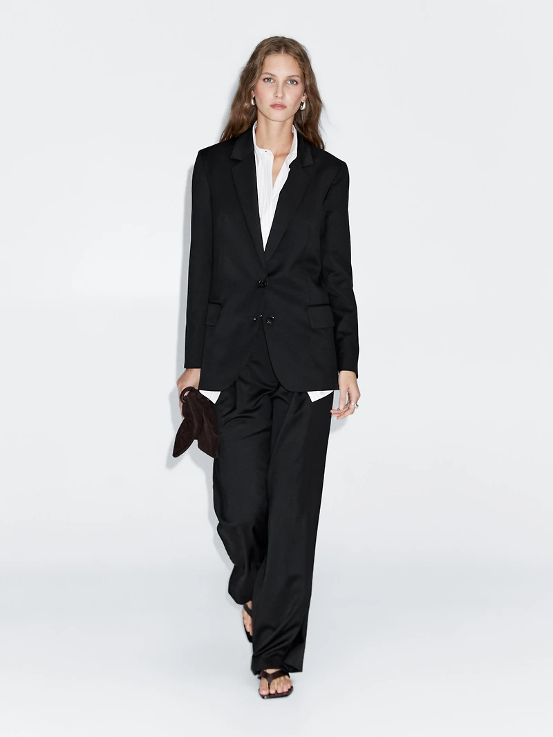 100% extra fine wool two-button blazer