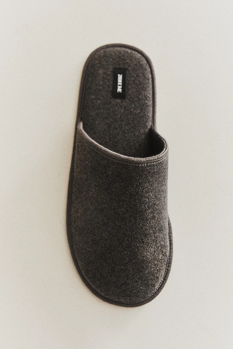 WARM FABRIC SLIPPERS