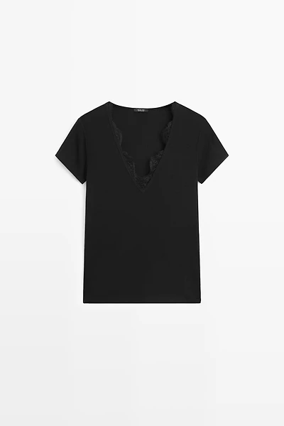 V-neck T-shirt with lace detail