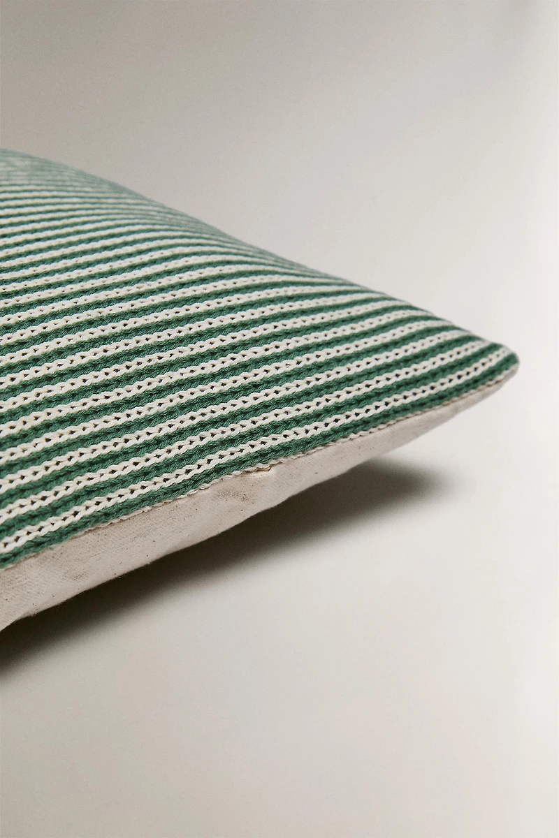 KIDS EMBROIDERED LETTER B CUSHION