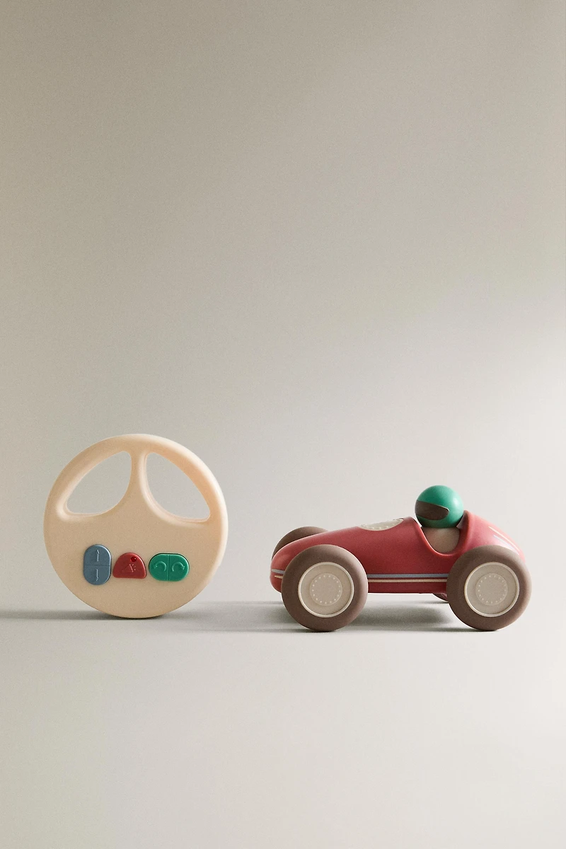 JOUET VOITURE TÉLÉCOMMANDÉE