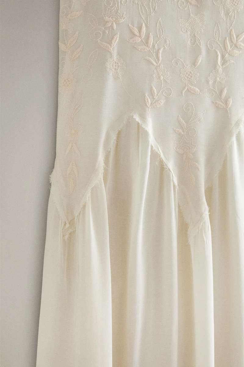 EMBROIDERED NIGHTDRESS