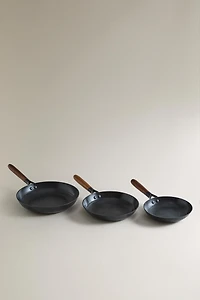 IRON FRYING PAN