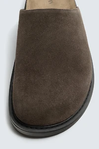 LEATHER CLOGS