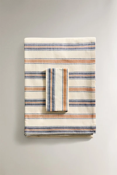 NAPPE BANDES FIL TEINT