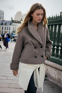 DOUBLE-BREASTED SHORT COAT
