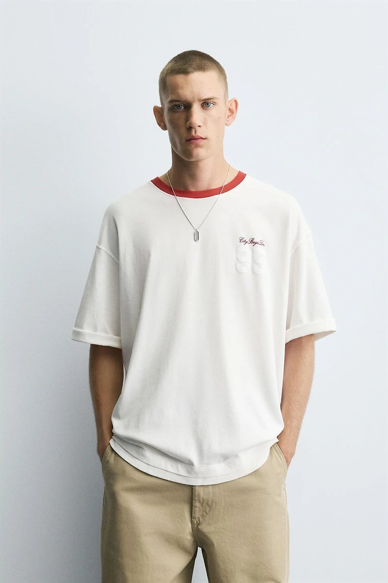 T-SHIRT COL CONTRASTÉ