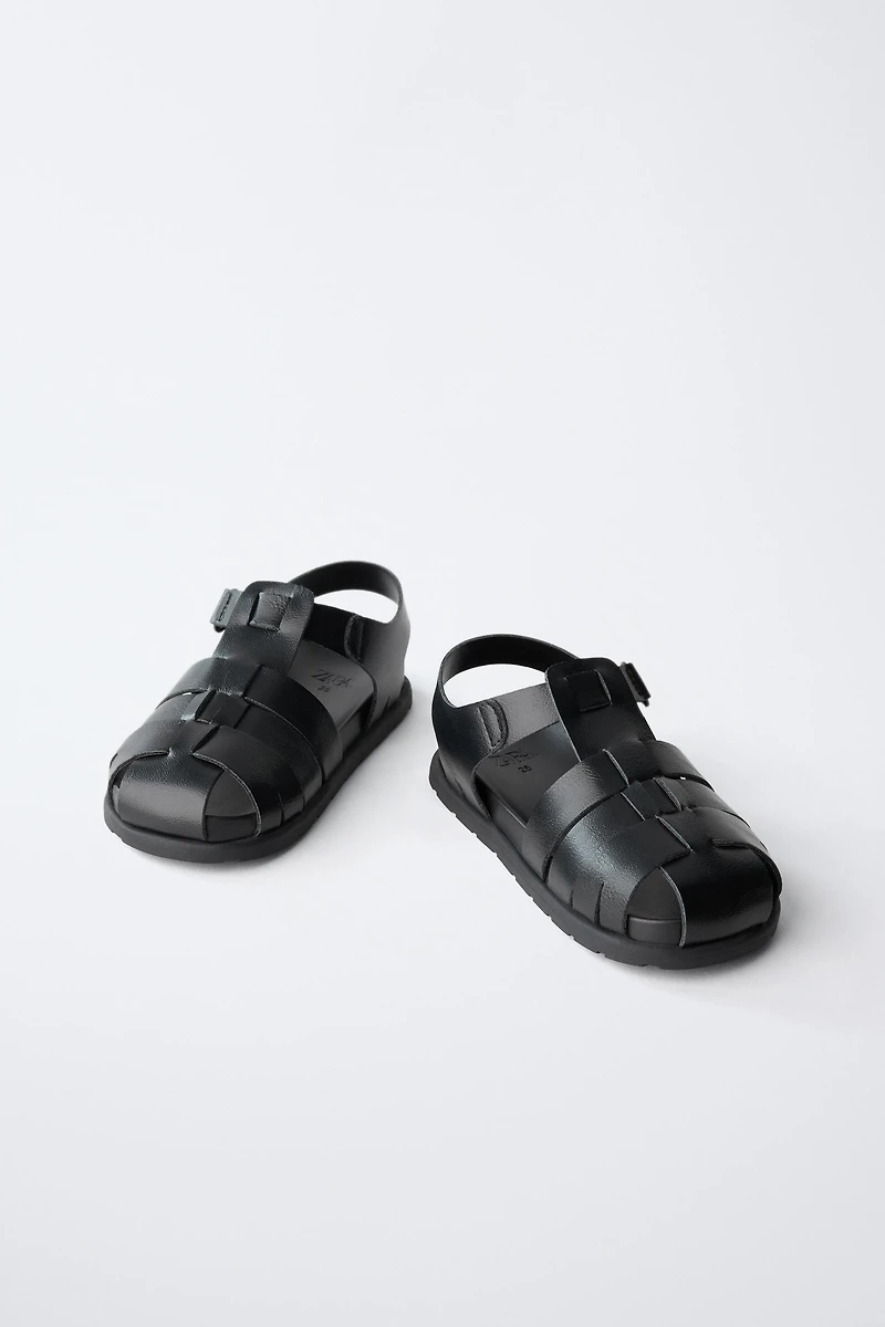 STRAPPY FISHERMAN SANDALS