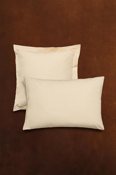 STRIPED PRINT PILLOWCASE