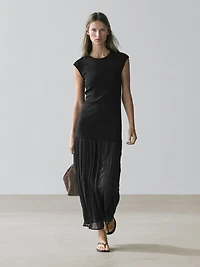 Long contrast pleated dress