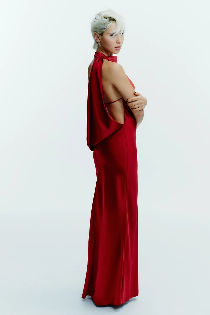 ROBE LONGUE HALTER SATINÉE