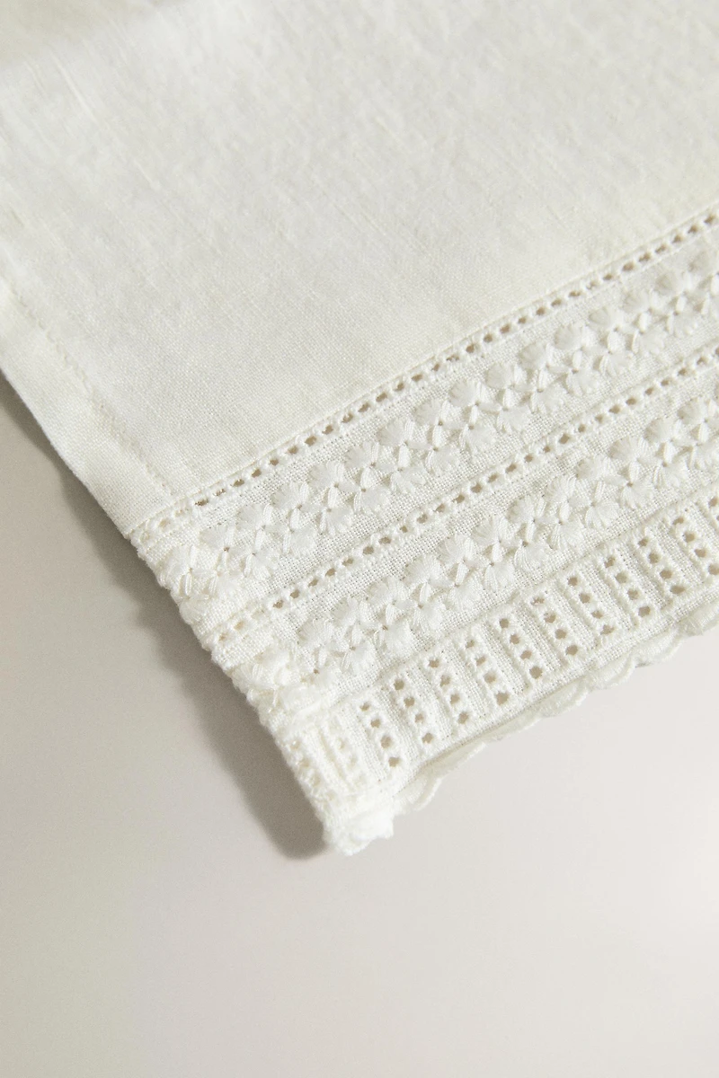 EMBROIDERED LINEN BORDER TOWEL