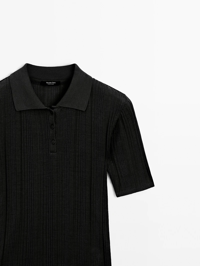 100% cotton polo shirt with ribbed detail