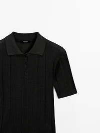 100% cotton polo shirt with ribbed detail
