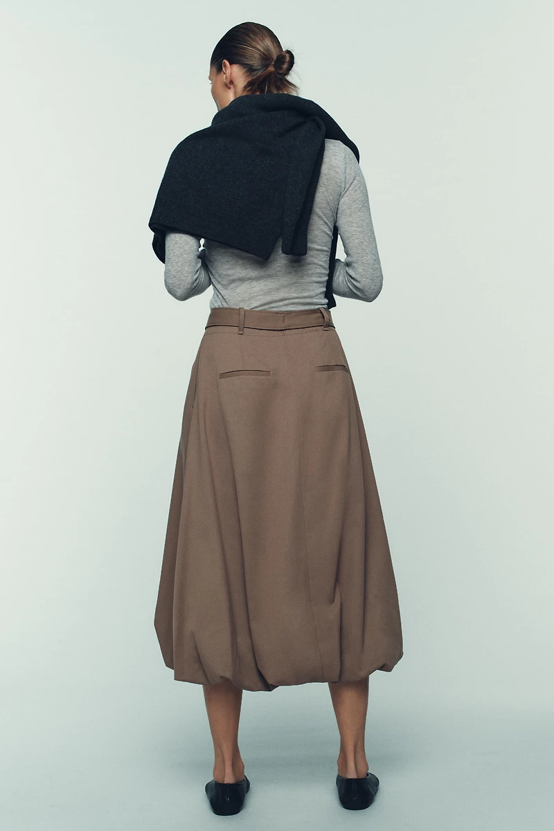 JUPE MIDI À CEINTURE ET COUPE BALLON