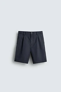 SHORT REGULAR FIT À PLIS