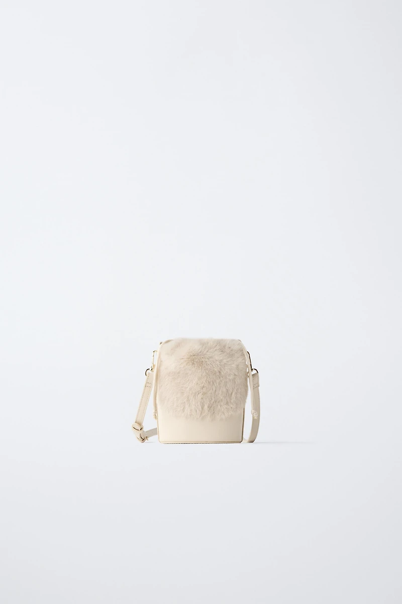 FAUX FUR BUCKET BAG