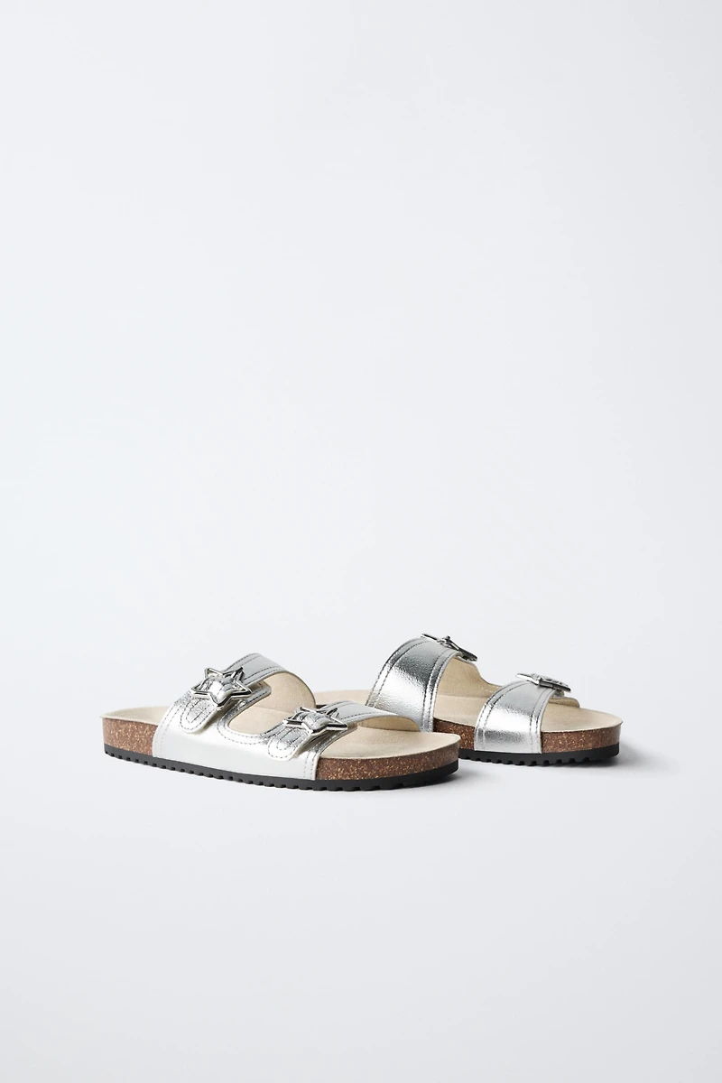 METALLIC BUCKLE SANDALS