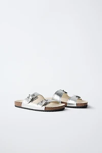 METALLIC BUCKLE SANDALS