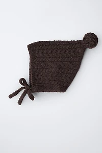 CABLE KNIT POMPOM BONNET