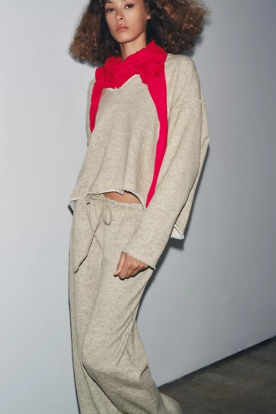 RUSTIC V-NECK SWEATSHIRT