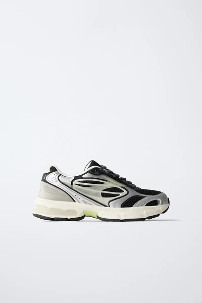 MESH SNEAKERS