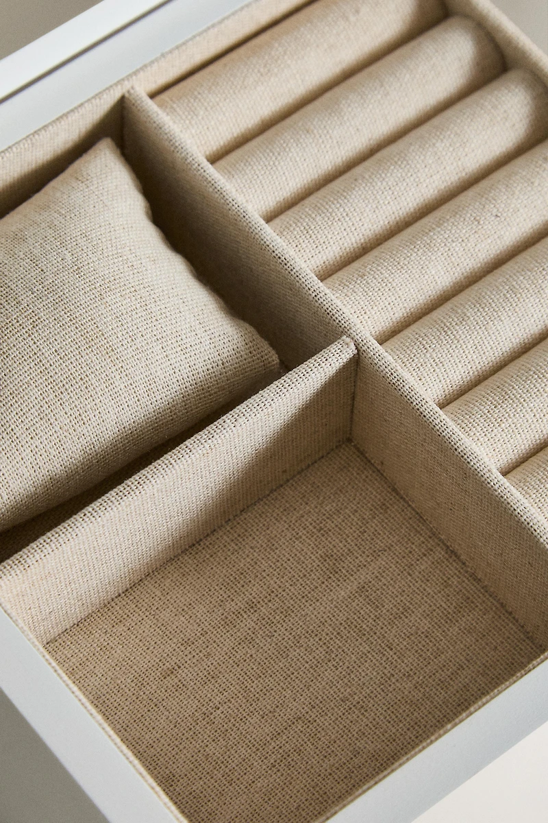 LACQUERED JEWELRY BOX WITH DRAWER