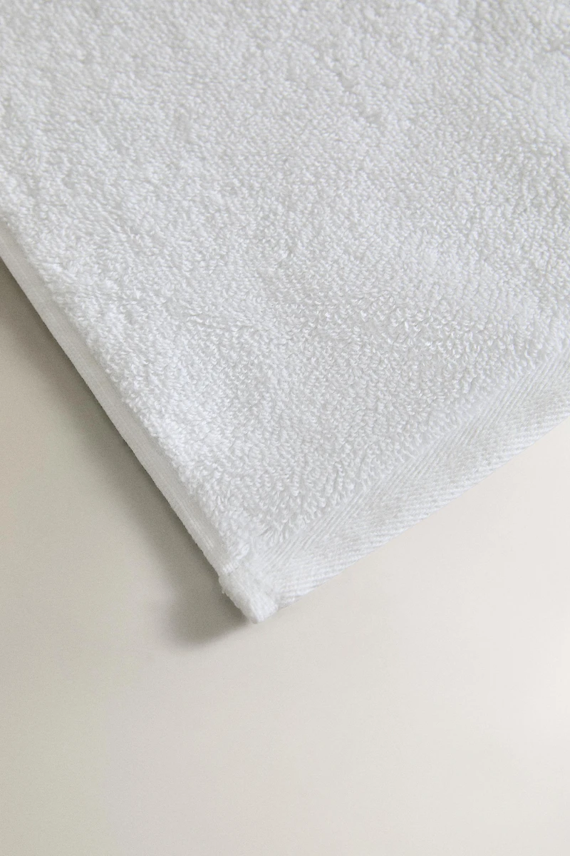 (700 GXM²) SERVIETTE DE BAIN COTON EXTRA-DOUX